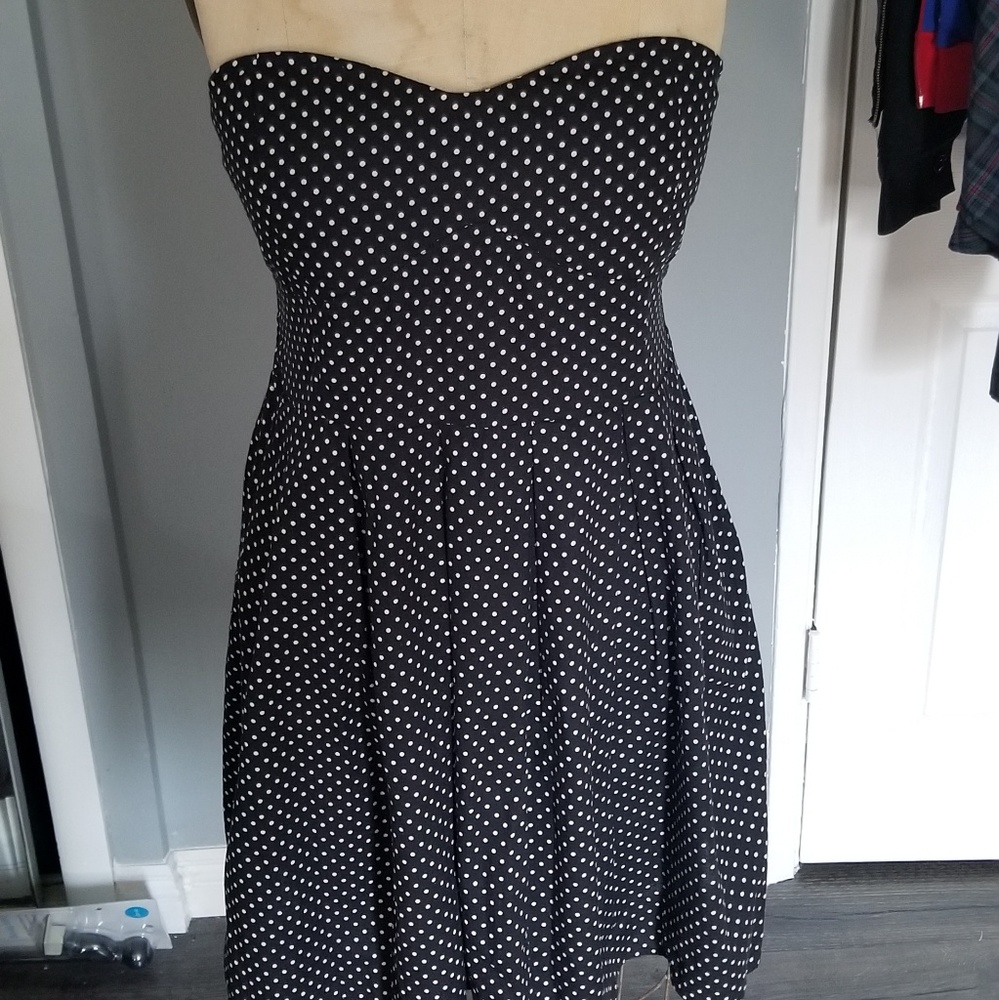 Pleated polka dot strapless dress